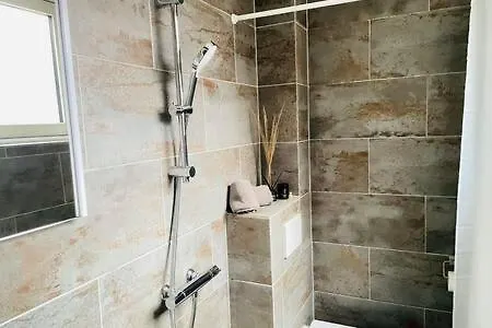 Inactive Cozy & Modern By Metro Station Διαμέρισμα *